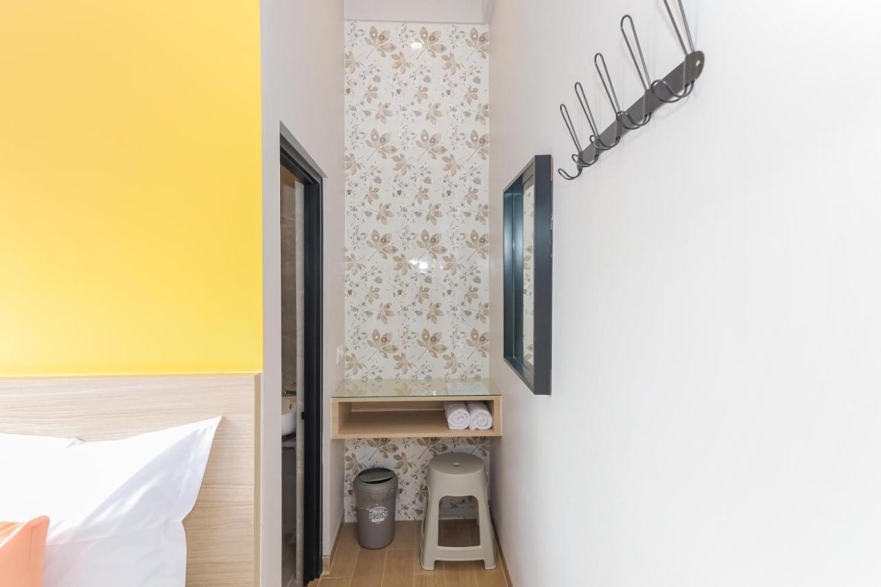 Sans Hotel Clover Ace Surabaya By Reddoorz Exterior foto