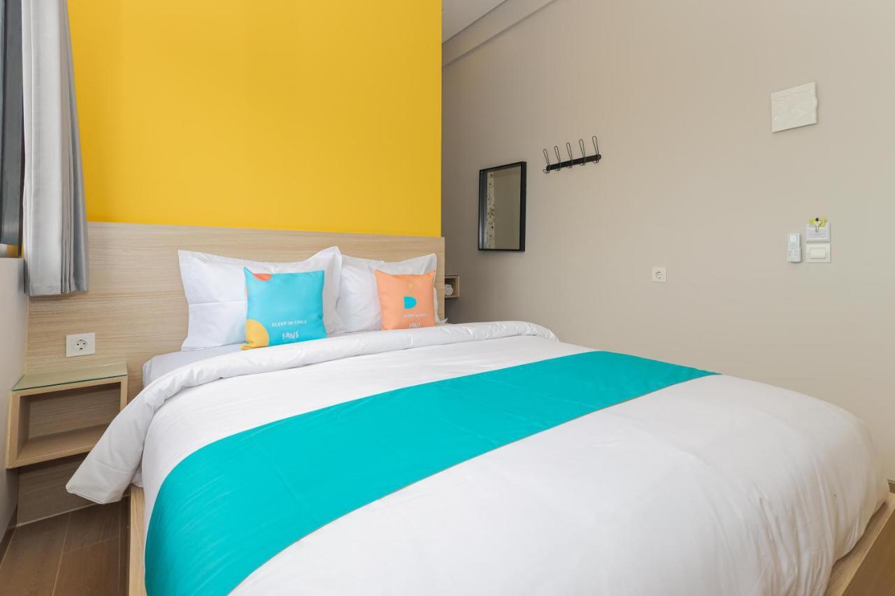 Sans Hotel Clover Ace Surabaya By Reddoorz Exterior foto